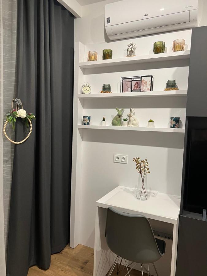 Bielany Apart Joanny Obok Metra Warsaw Exterior photo